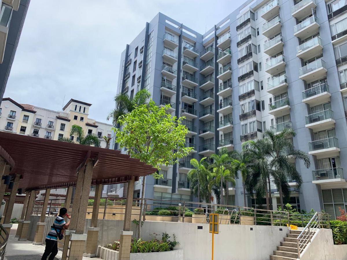 Resorts World Condo Манила Экстерьер фото